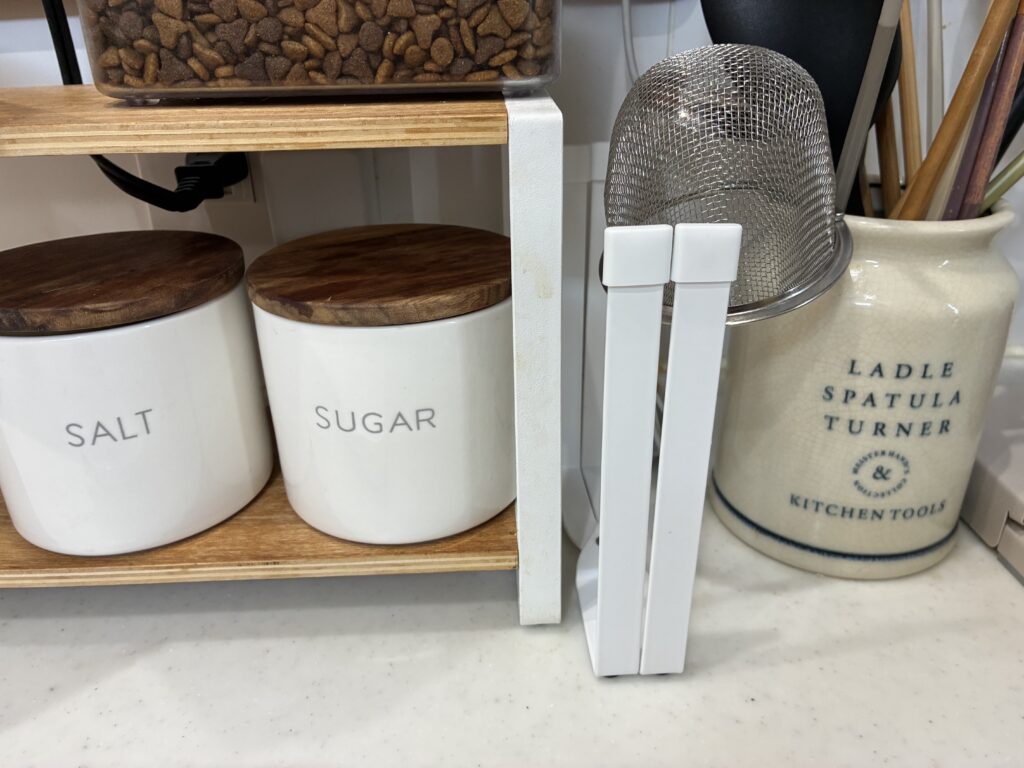 ポリ袋エコホルダー FLAT(WH)収納しているところ